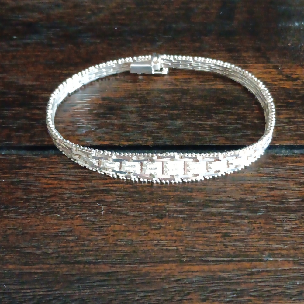 Sterling silver Brick and bead pattern